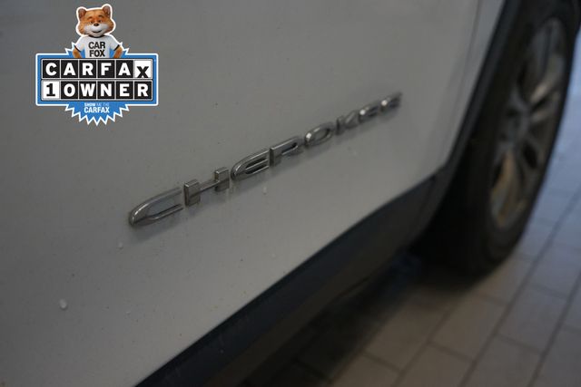 Thumbnail: 2019 Jeep Cherokee - 15