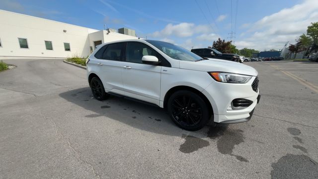 2022 Ford Edge  2