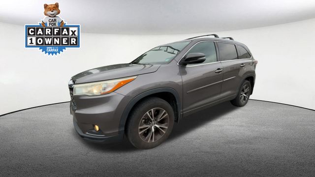 Thumbnail: 2016 Toyota Highlander - 4