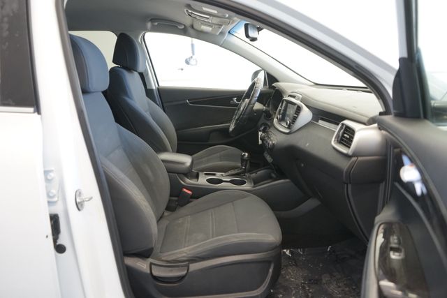 Thumbnail: 2017 Kia Sorento - 31