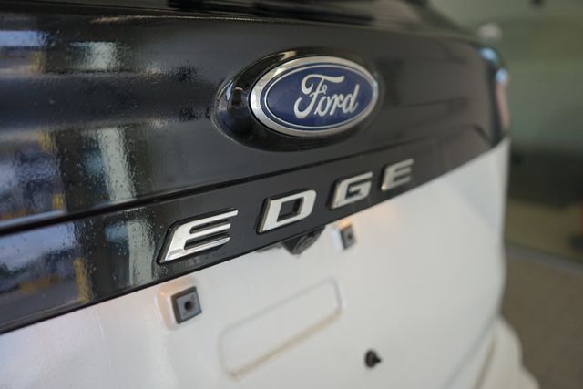 2022 Ford Edge  13