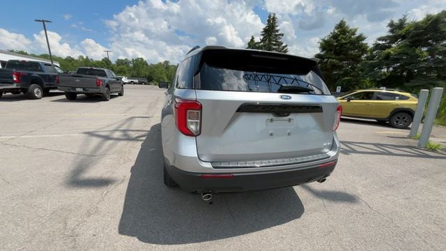 Thumbnail: 2022 Ford Explorer - 8