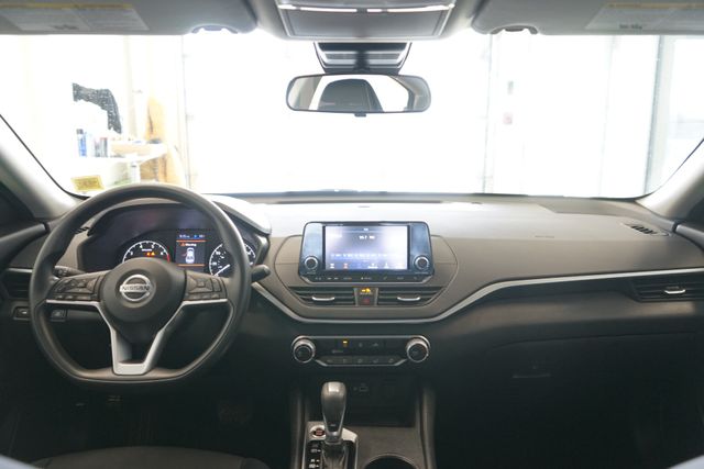 Thumbnail: 2021 Nissan Altima - 30