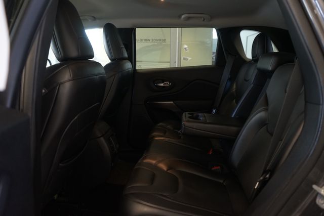 Thumbnail: 2021 Jeep Cherokee - 30