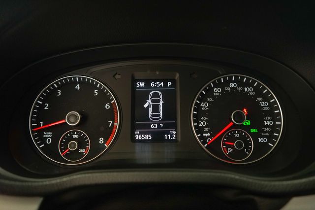 Thumbnail: 2013 Volkswagen Passat - 13