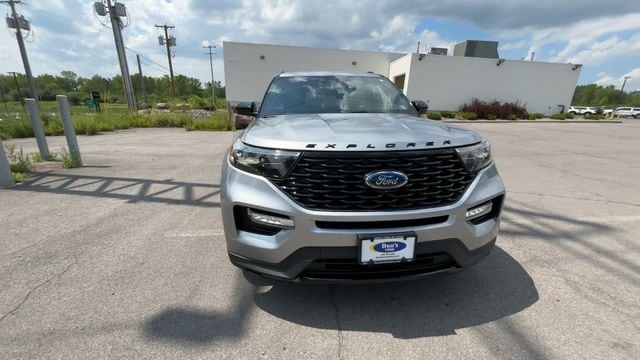 Thumbnail: 2022 Ford Explorer - 3