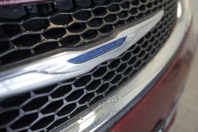 Thumbnail: 2017 Chrysler Pacifica - 18