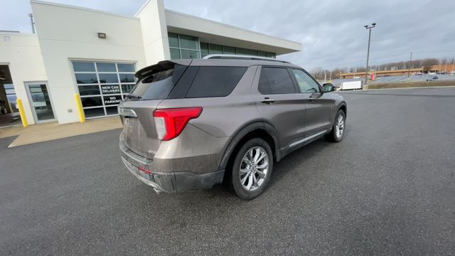 Thumbnail: 2021 Ford Explorer - 9