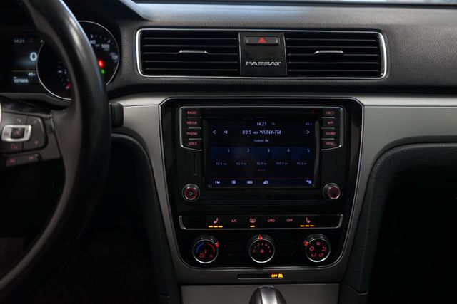 Thumbnail: 2019 Volkswagen Passat - 22