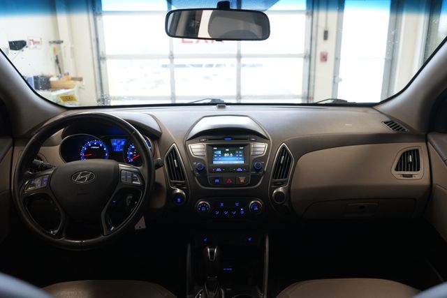 Thumbnail: 2015 Hyundai Tucson - 30