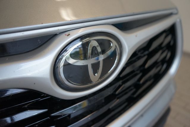 2021 Toyota Highlander XLE 17