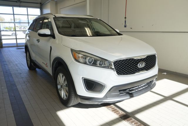Thumbnail: 2017 Kia Sorento - 16
