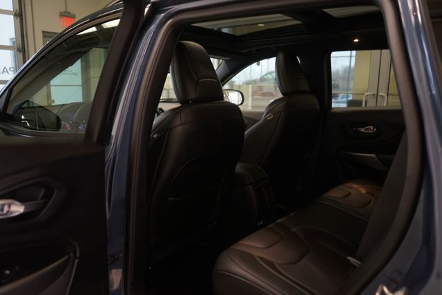 Thumbnail: 2021 Jeep Cherokee - 28