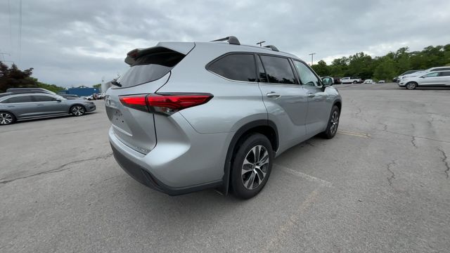 2021 Toyota Highlander XLE 8