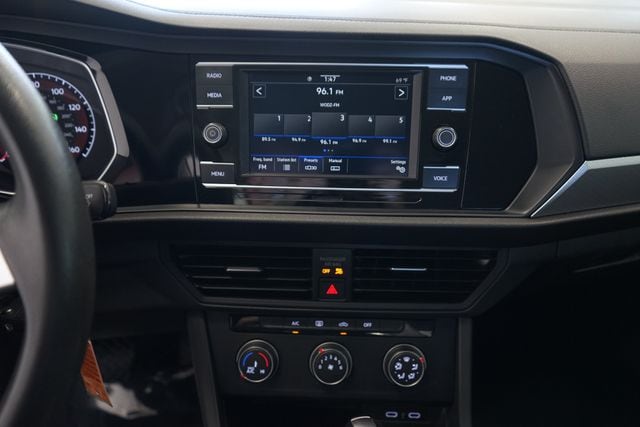 Thumbnail: 2021 Volkswagen Jetta - 23