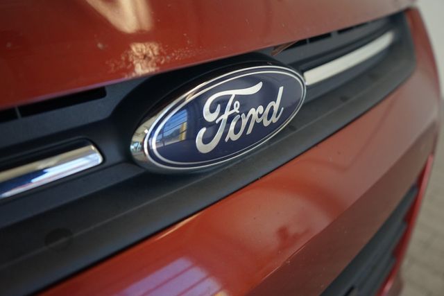Thumbnail: 2015 Ford Escape - 18