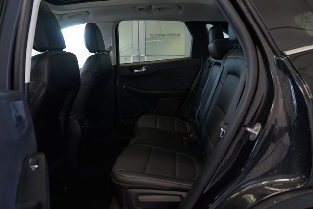 Thumbnail: 2022 Ford Escape - 31