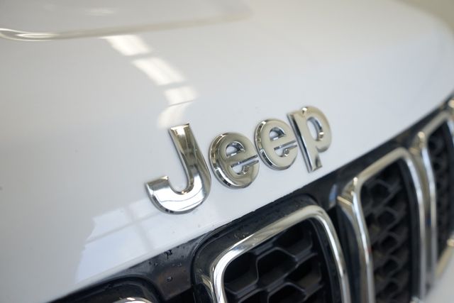Thumbnail: 2020 Jeep Grand Cherokee - 18