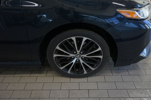 Thumbnail: 2018 Toyota Camry - 14