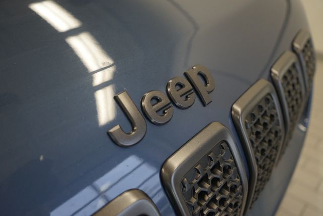 Thumbnail: 2021 Jeep Cherokee - 18
