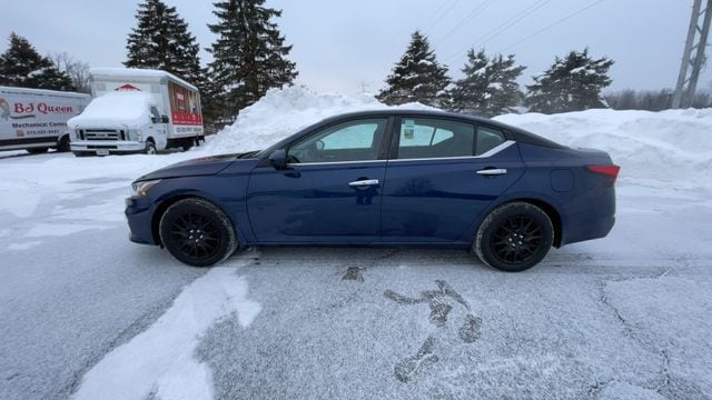 Thumbnail: 2021 Nissan Altima - 6