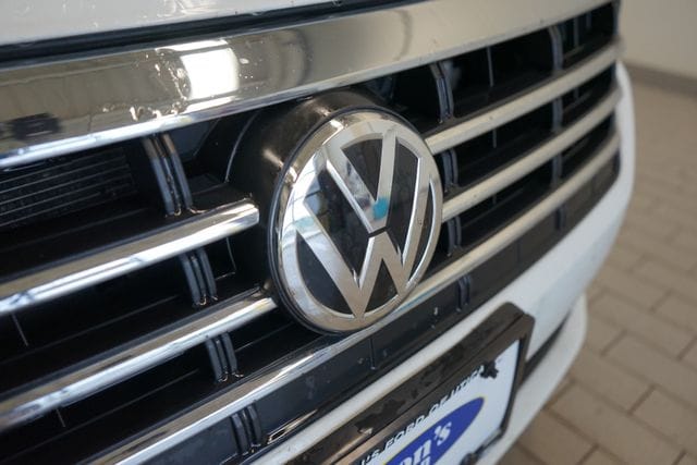 Thumbnail: 2019 Volkswagen Jetta - 18