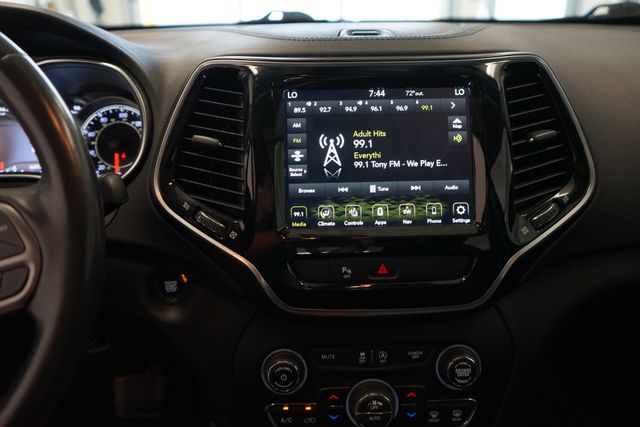 Thumbnail: 2020 Jeep Cherokee - 22