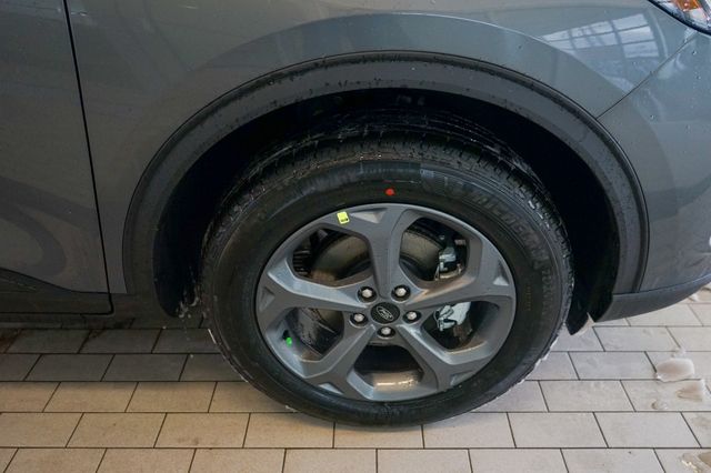 Thumbnail: 2025 Ford Escape - 8