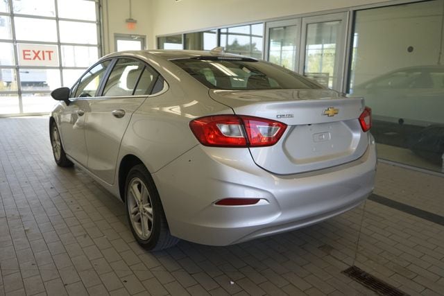 Thumbnail: 2018 Chevrolet Cruze - 10