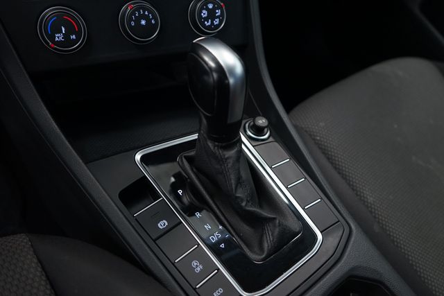 Thumbnail: 2021 Volkswagen Jetta - 25