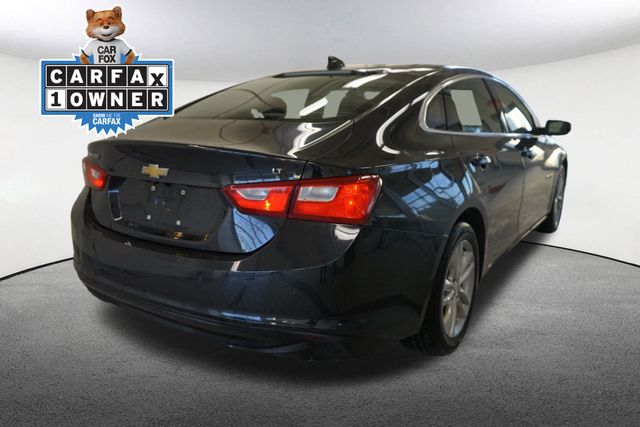Thumbnail: 2017 Chevrolet Malibu - 14