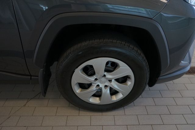 Thumbnail: 2020 Toyota RAV4 - 14
