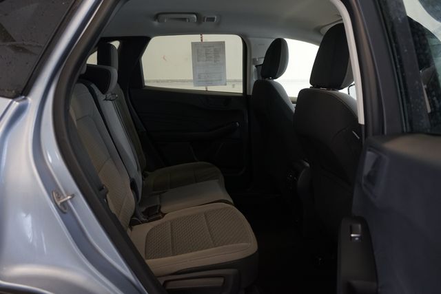 Thumbnail: 2022 Ford Escape - 31