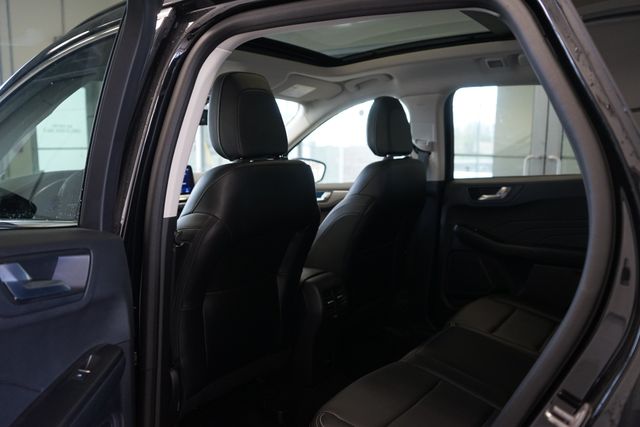 Thumbnail: 2022 Ford Escape - 30