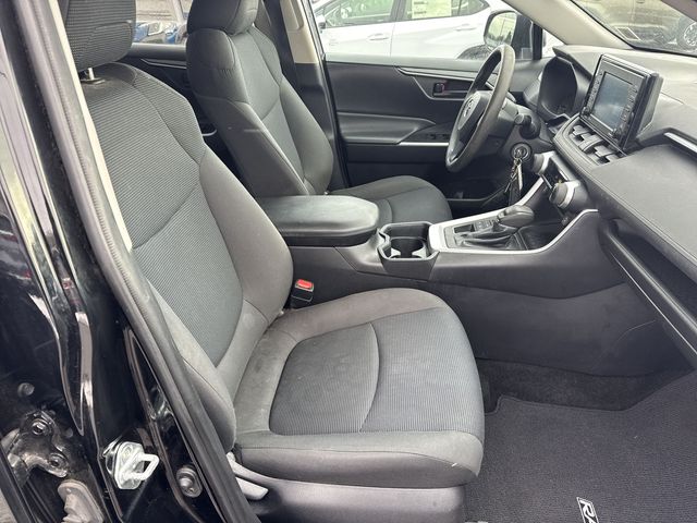 Thumbnail: 2021 Toyota RAV4 - 21