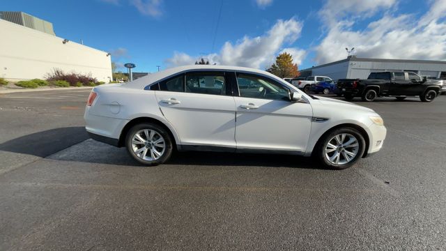 Thumbnail: 2011 Ford Taurus - 10