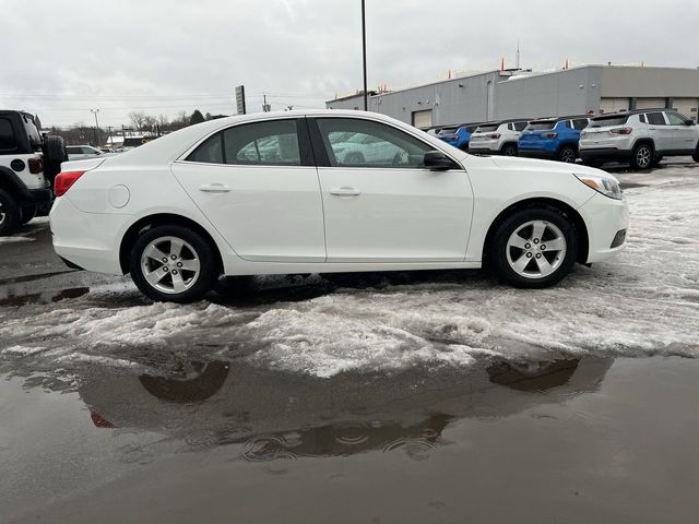 Thumbnail: 2015 Chevrolet Malibu - 16