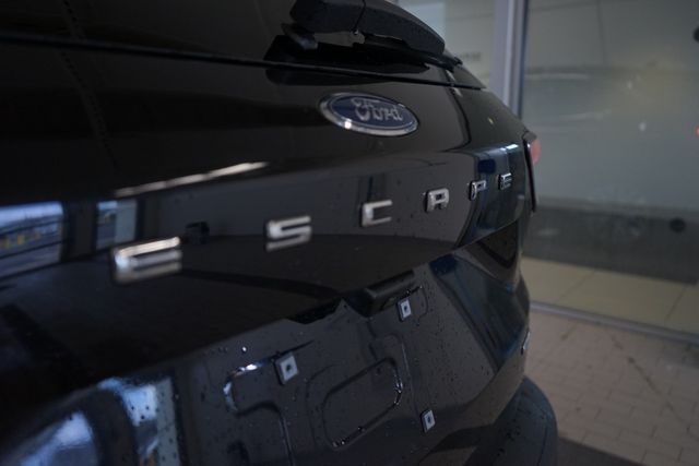 Thumbnail: 2022 Ford Escape - 13