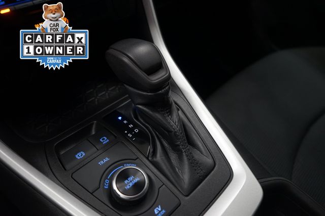 Thumbnail: 2021 Toyota RAV4 - 17