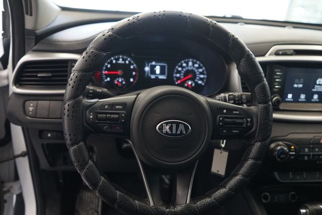 Thumbnail: 2017 Kia Sorento - 21