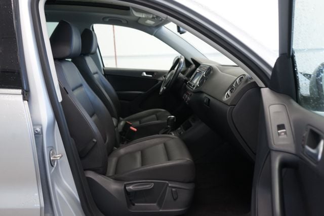 Thumbnail: 2017 Volkswagen Tiguan - 33