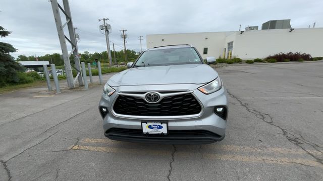 2021 Toyota Highlander XLE 3