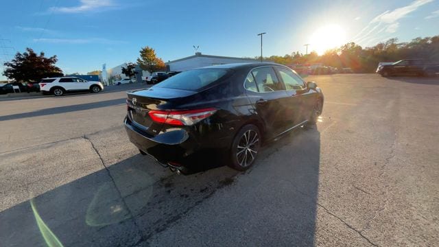 Thumbnail: 2018 Toyota Camry - 8