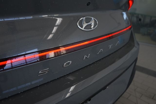 Thumbnail: 2023 Hyundai Sonata - 13