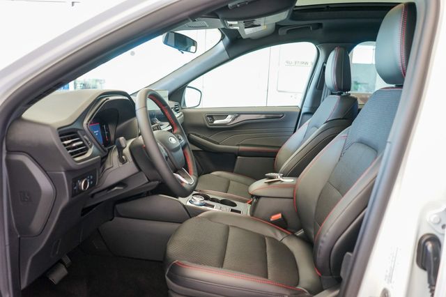 2025 Ford Escape ST-Line 20