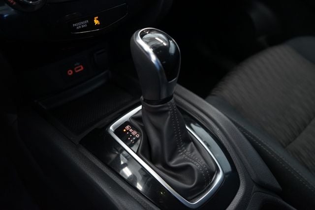 Thumbnail: 2018 Nissan Rogue - 25