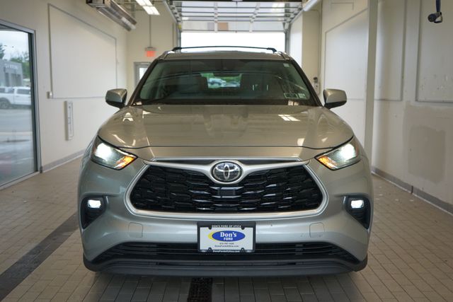 2021 Toyota Highlander XLE 16