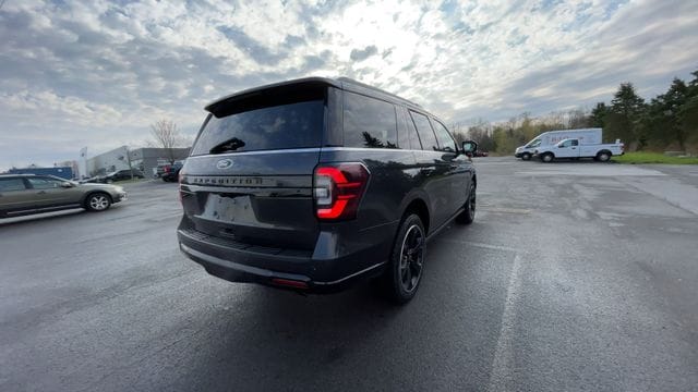 Thumbnail: 2022 Ford Expedition - 10