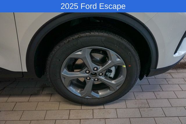 Thumbnail: 2025 Ford Escape - 7