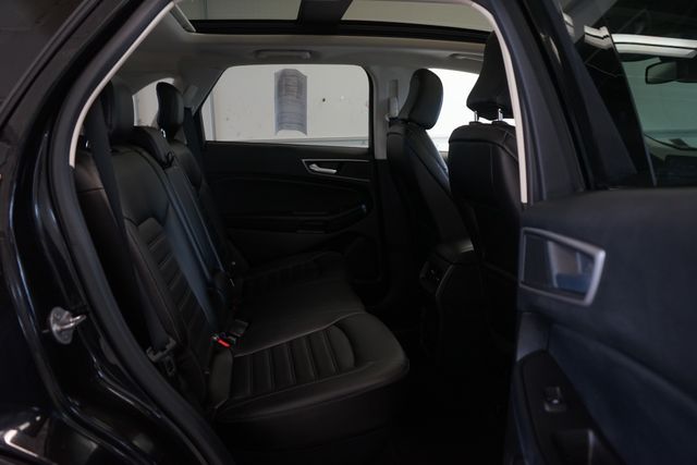 Thumbnail: 2022 Ford Edge - 32